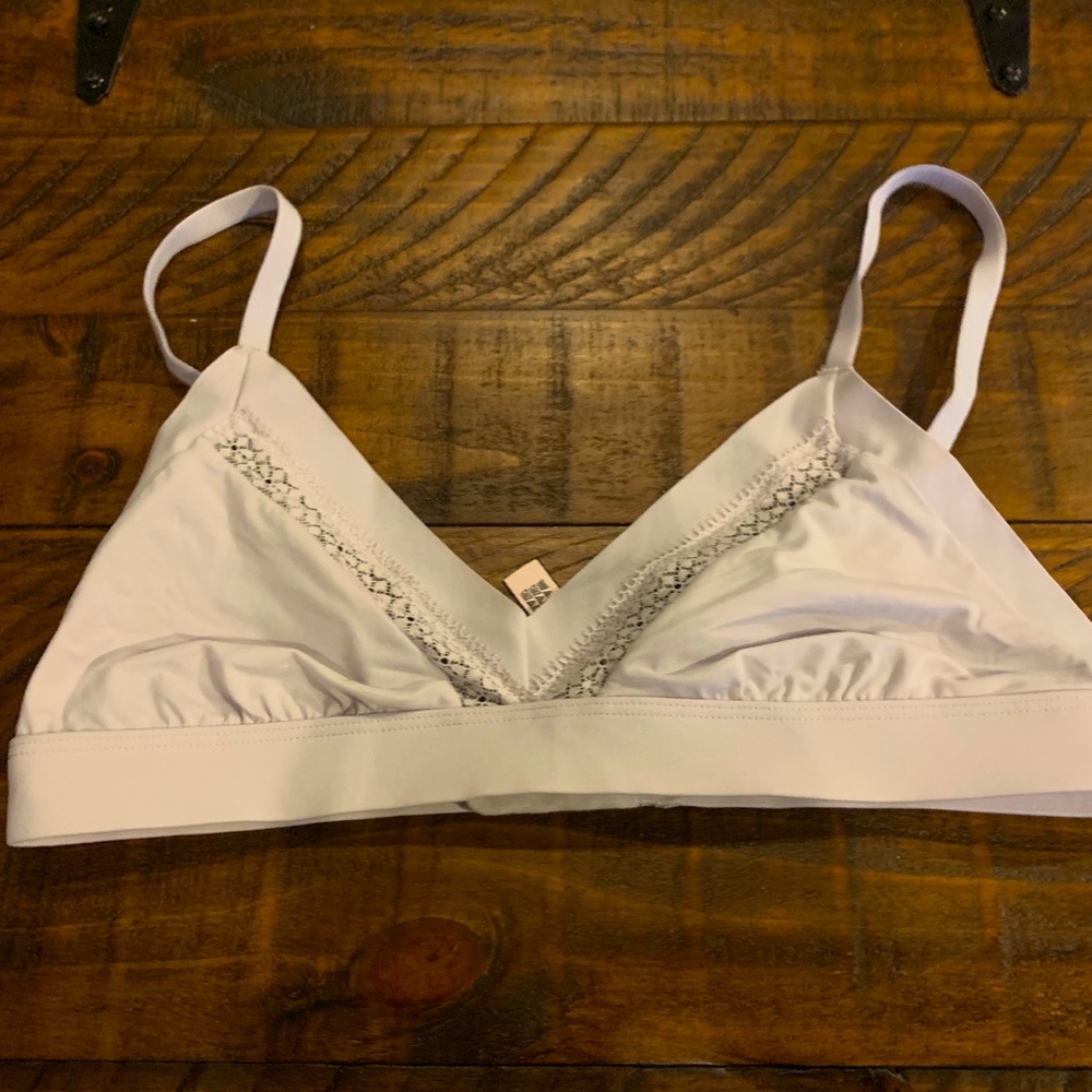 Victoria’s Secret Lilac Bralette Medium